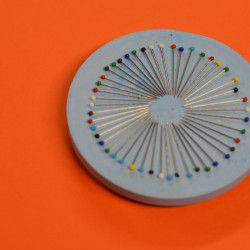 THE magnetic pin holder - BIM - Calissone